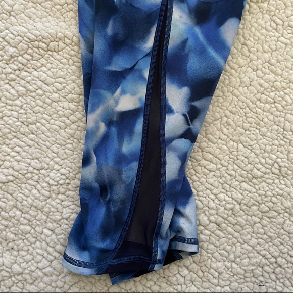 Lululemon Train Times Crop - Picture 6 of 8